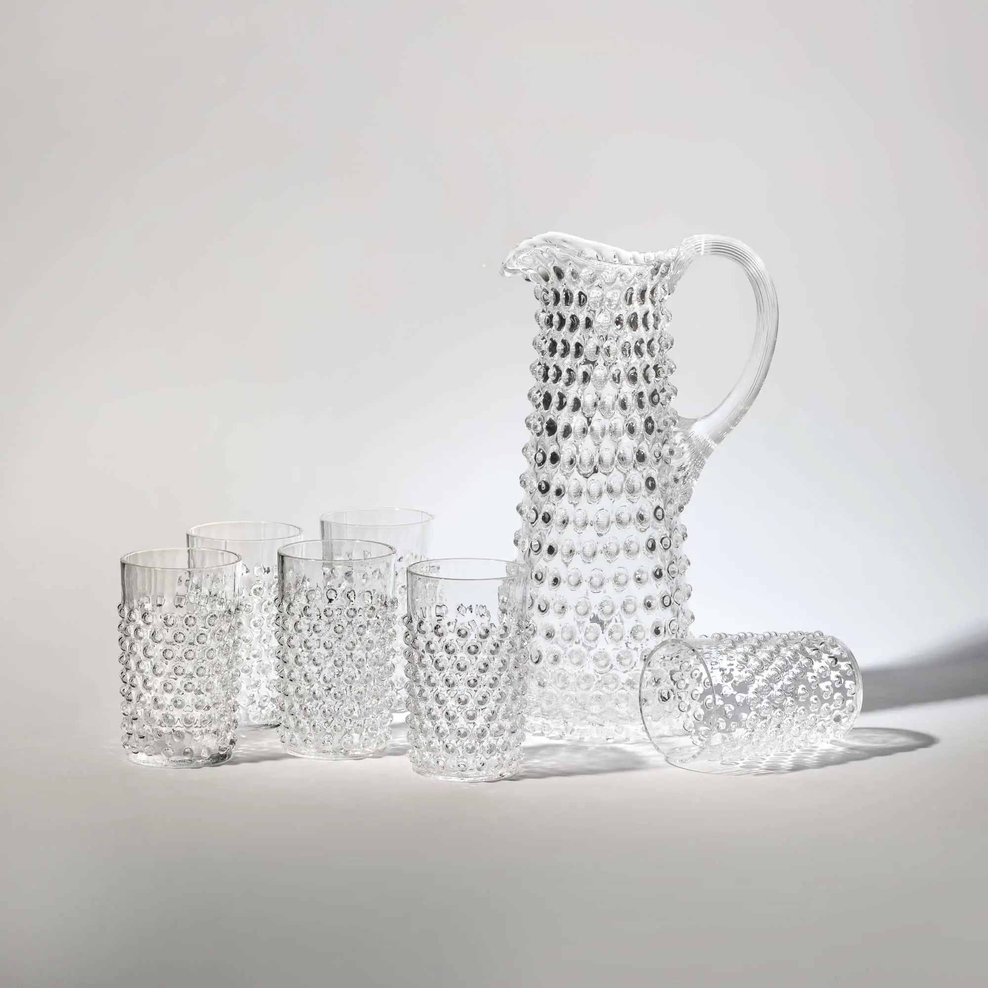 Hobnail vysoký džbán