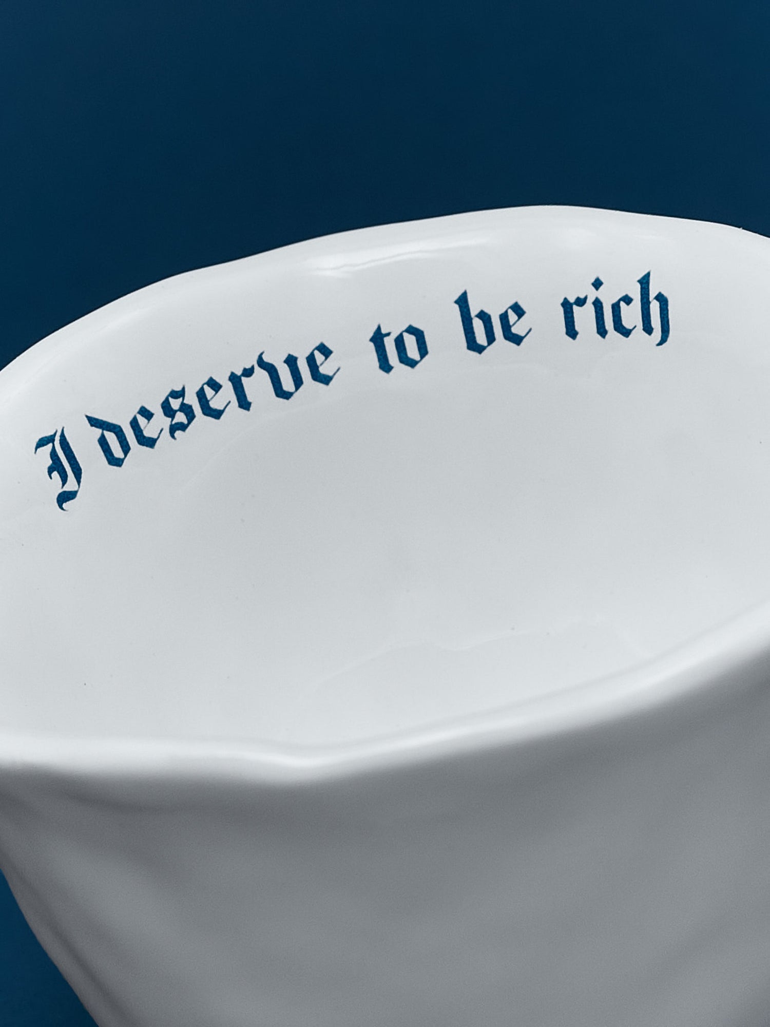 The Issues šálek na cappuccino