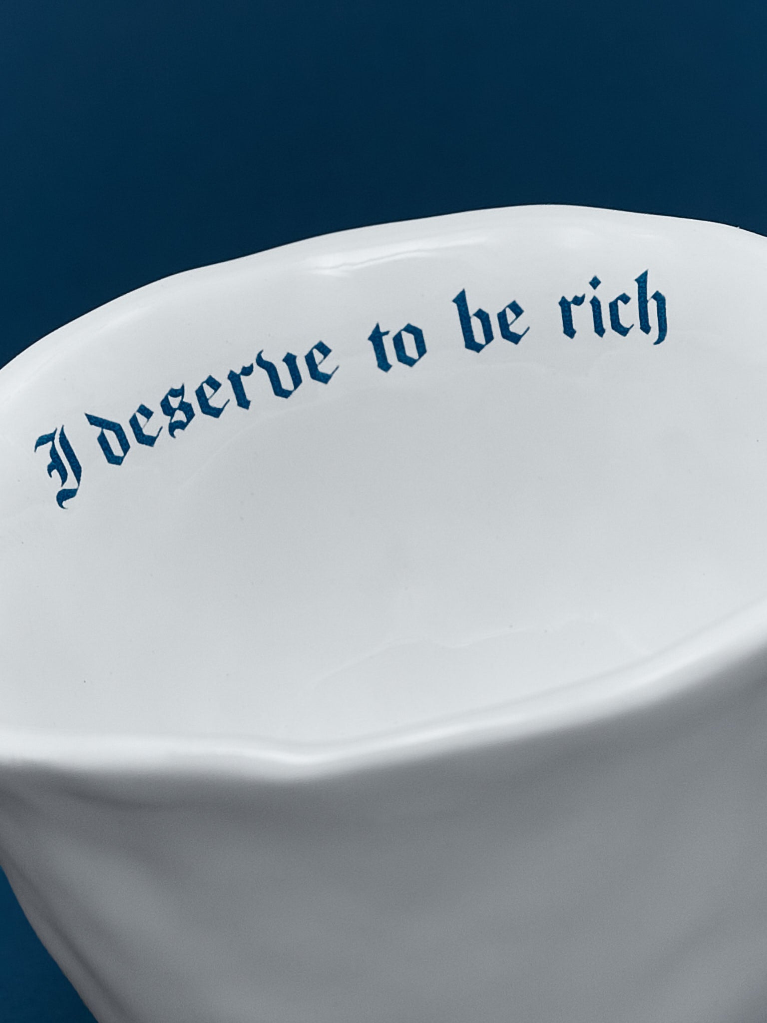 The Issues šálek na cappuccino