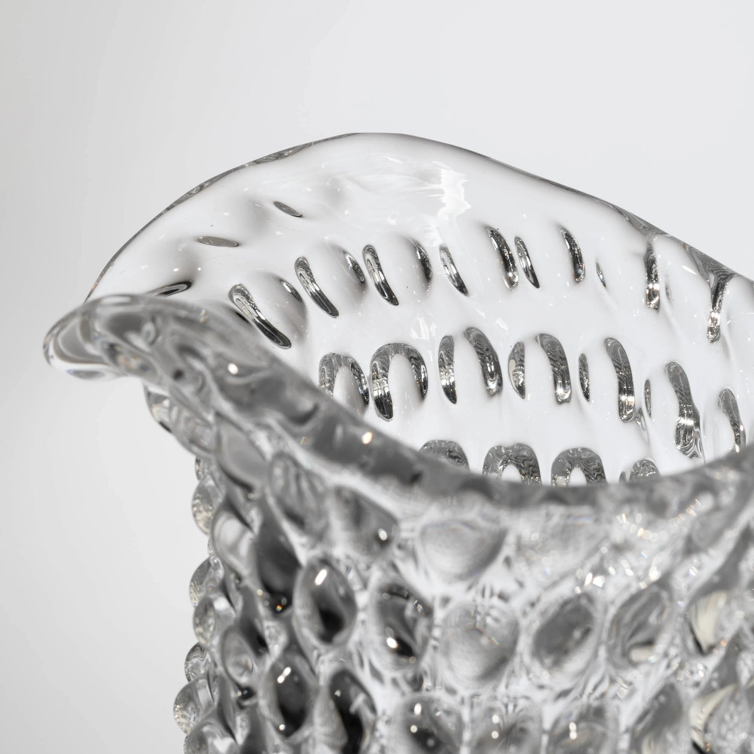 Hobnail vysoký džbán
