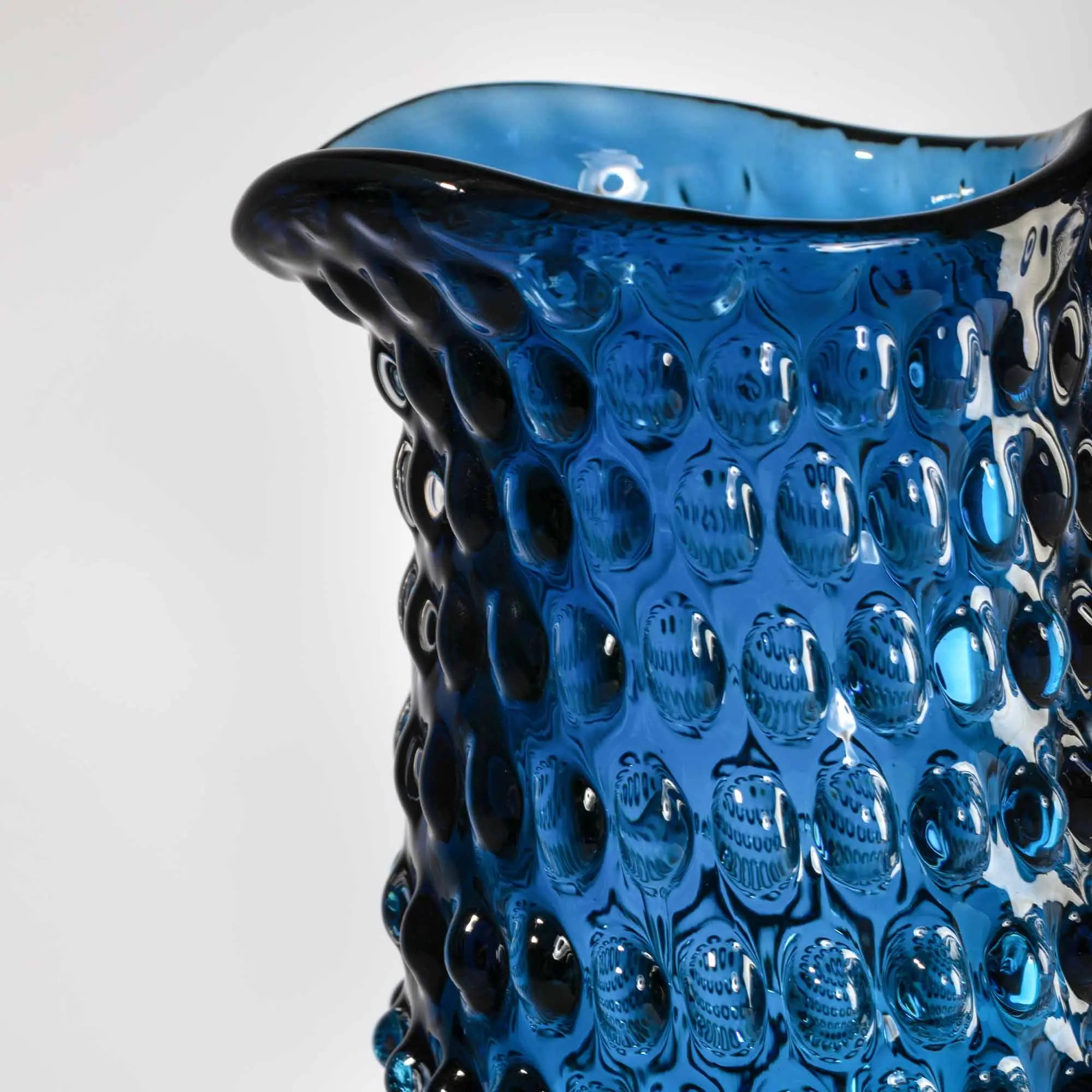 Hobnail vysoký džbán