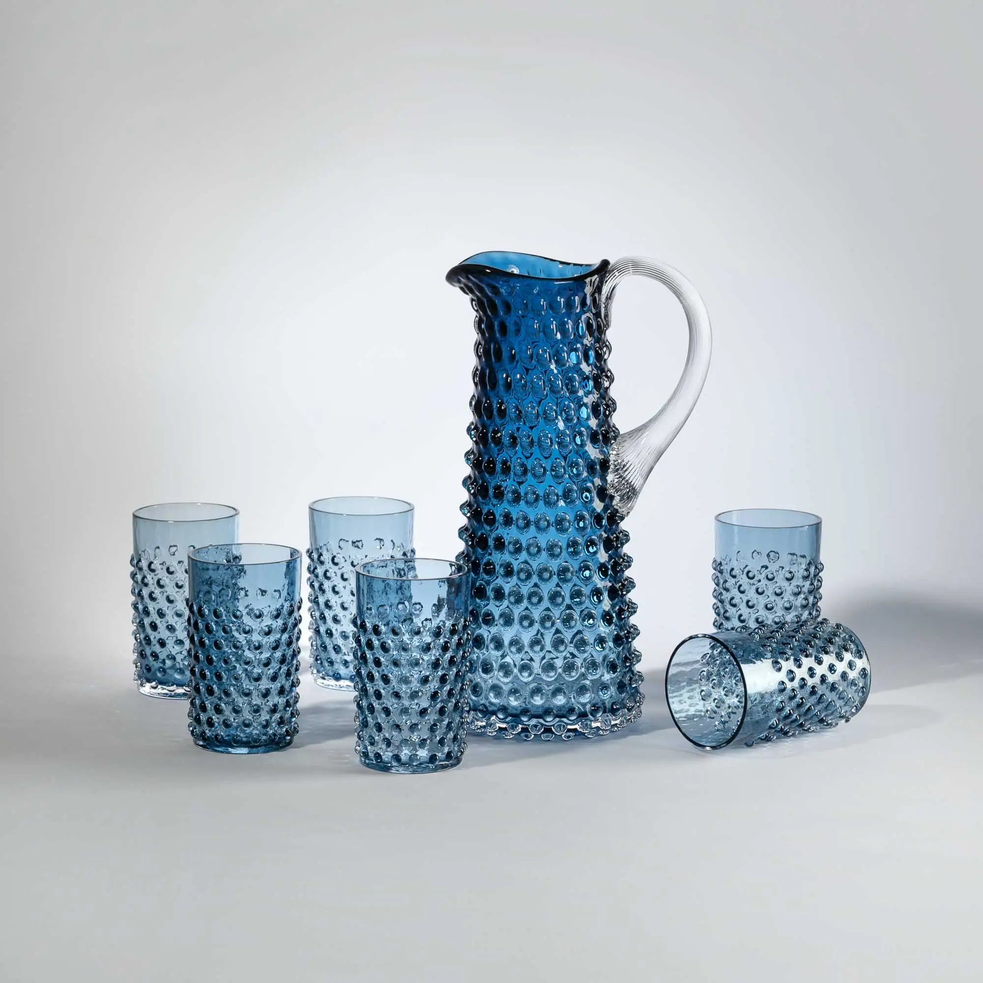 Hobnail vysoký džbán
